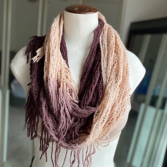 Buckle Accessories - Ombré knitted infinity scarf